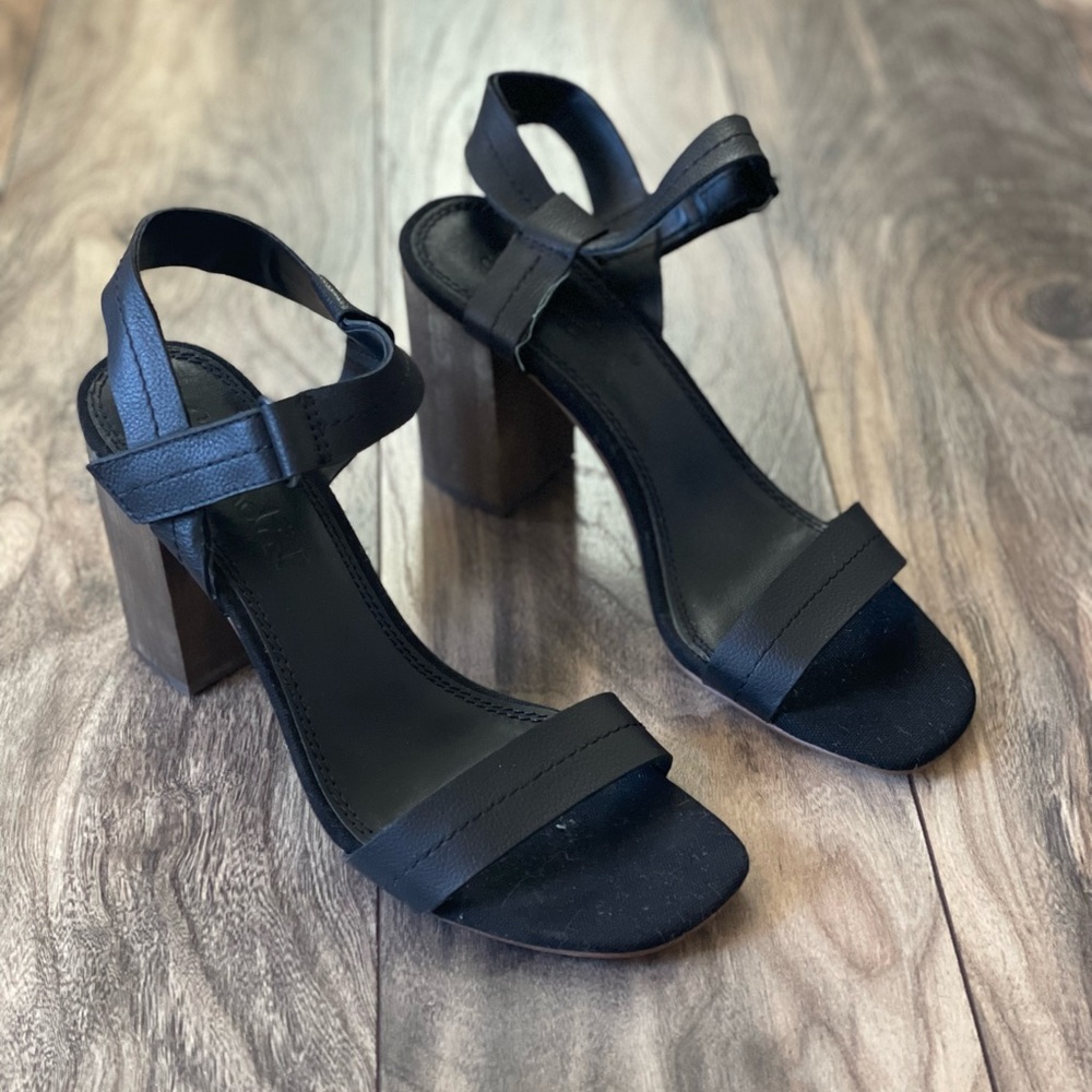 Splendid Black Heeled Sandals Size 8